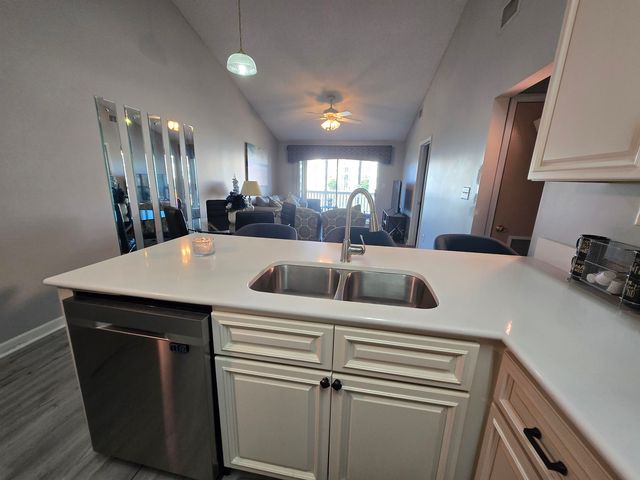 3698 Clay Pond Village Ln Apt 8, Myrtle Beach, SC 29579