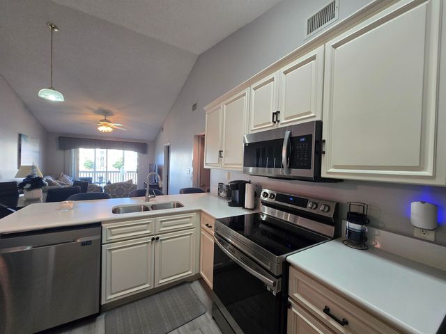 3698 Clay Pond Village Ln Apt 8, Myrtle Beach, SC 29579