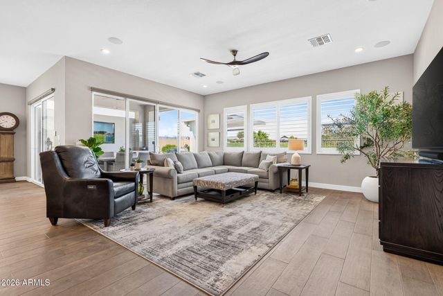 17482 W CRAWFORDSVILLE Drive, Surprise, AZ 85388
