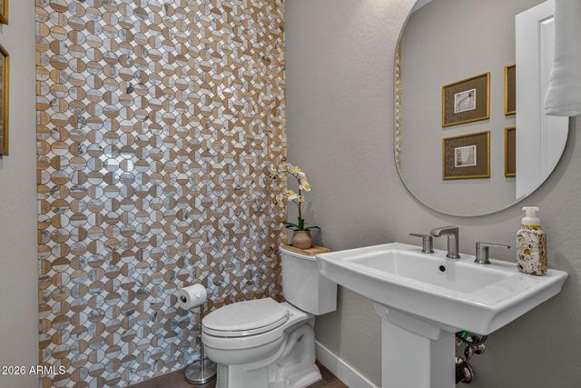 17482 W CRAWFORDSVILLE Drive, Surprise, AZ 85388