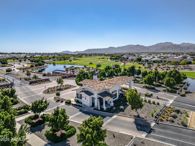 17482 W CRAWFORDSVILLE Drive, Surprise, AZ 85388
