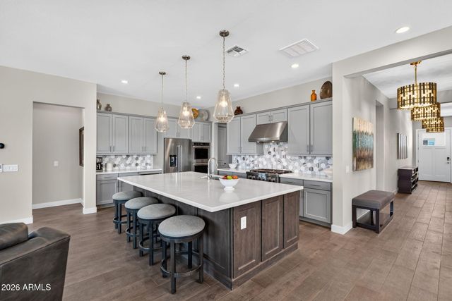 17482 W CRAWFORDSVILLE Drive, Surprise, AZ 85388