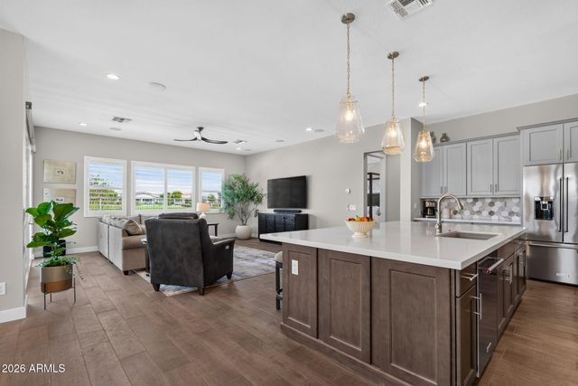17482 W CRAWFORDSVILLE Drive, Surprise, AZ 85388