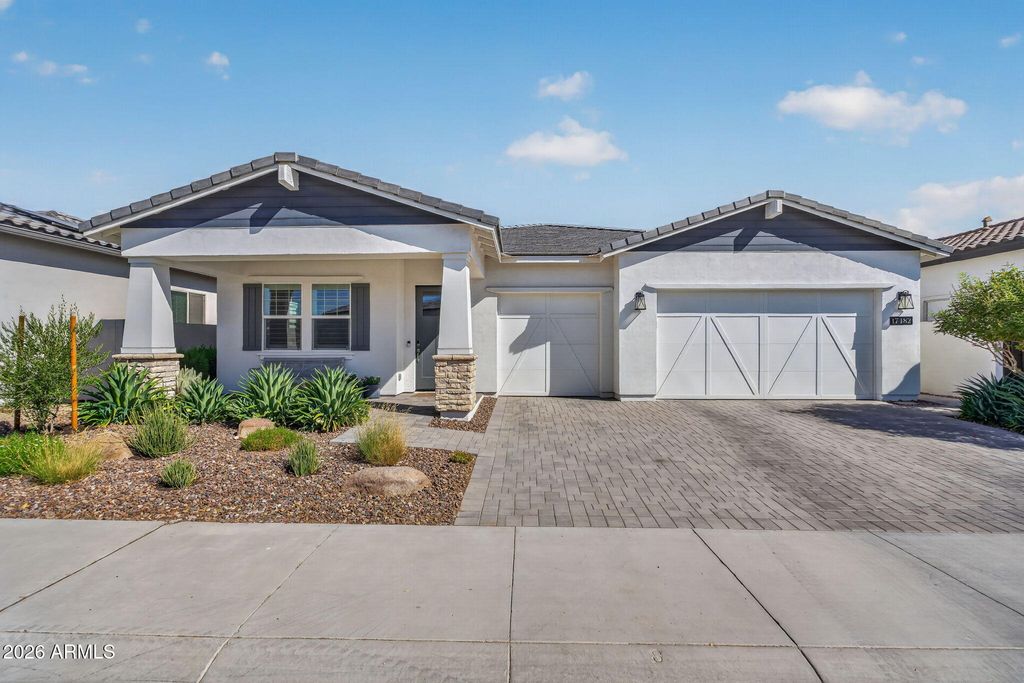 17482 W CRAWFORDSVILLE Drive, Surprise, AZ 85388 — photo 5