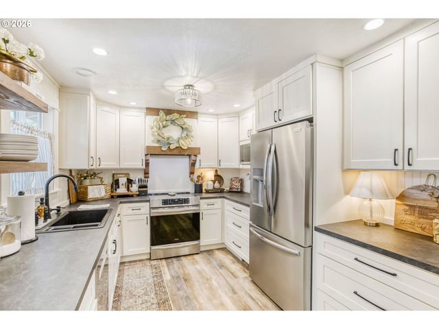 1875 Se HALE Dr, Gresham, OR 97080