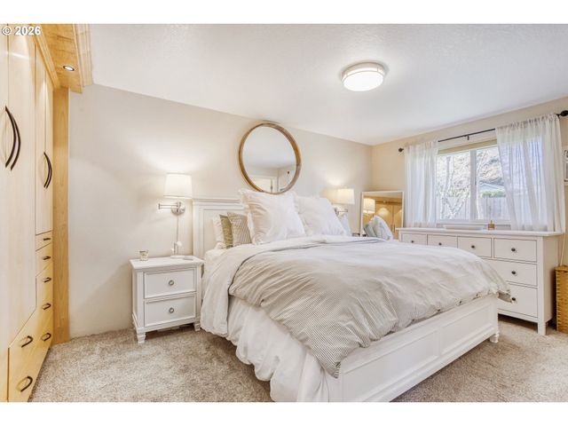 1875 Se HALE Dr, Gresham, OR 97080