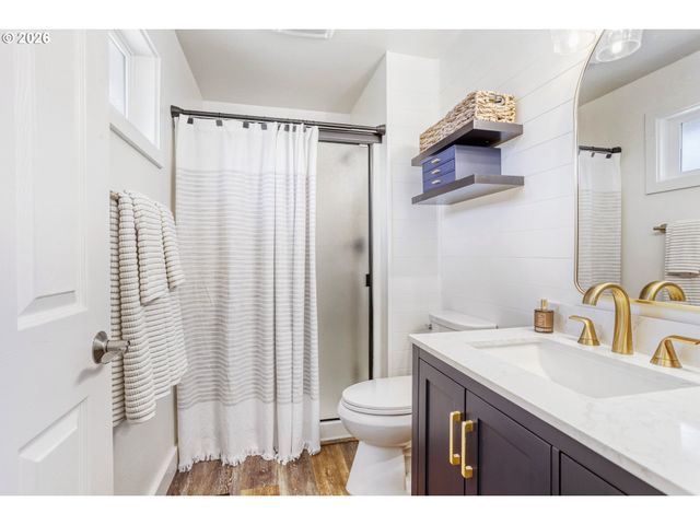 1875 Se HALE Dr, Gresham, OR 97080