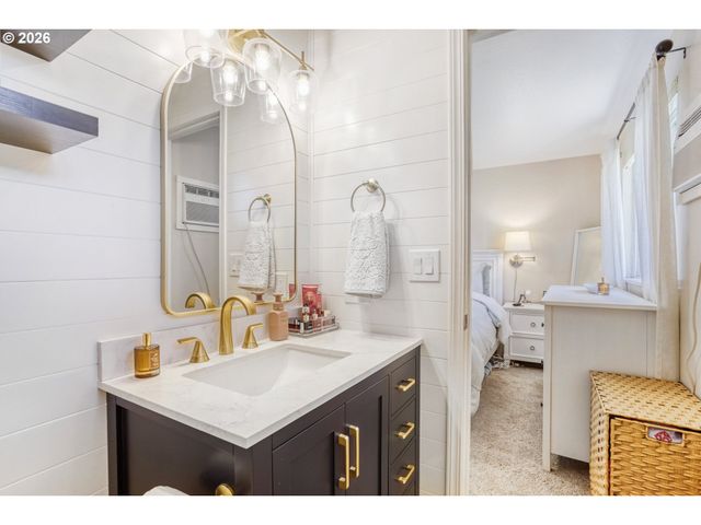 1875 Se HALE Dr, Gresham, OR 97080