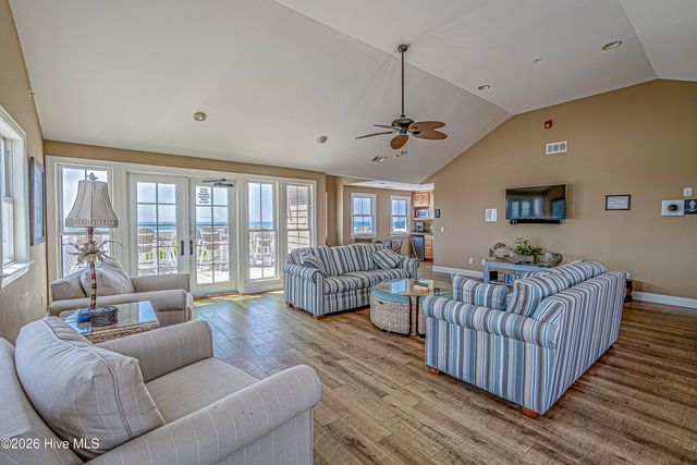 556 Wicklow Square SW, Ocean Isle Beach, NC 28469