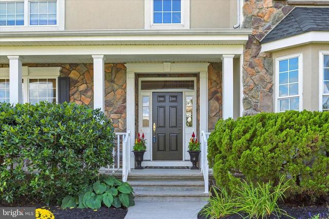 27 BELLA VISTA DR, Mechanicsburg, PA 17050