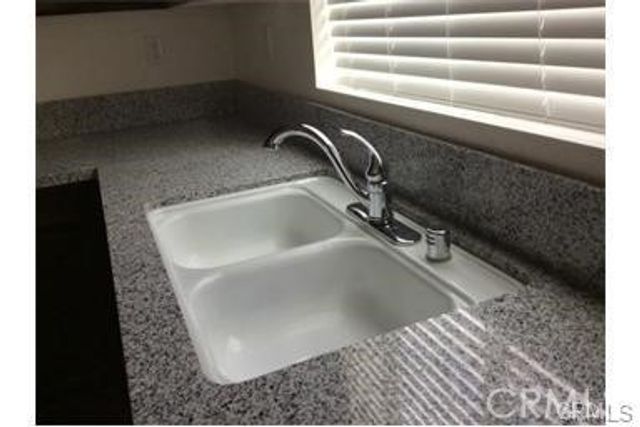 7076 Luminaire Court, Eastvale, CA 92880