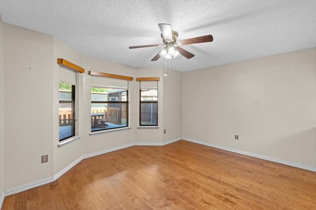 6300 Aires Drive, Arlington, TX 76001
