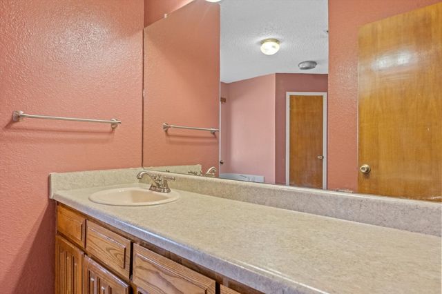 6300 Aires Drive, Arlington, TX 76001