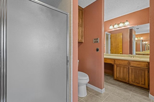 6300 Aires Drive, Arlington, TX 76001