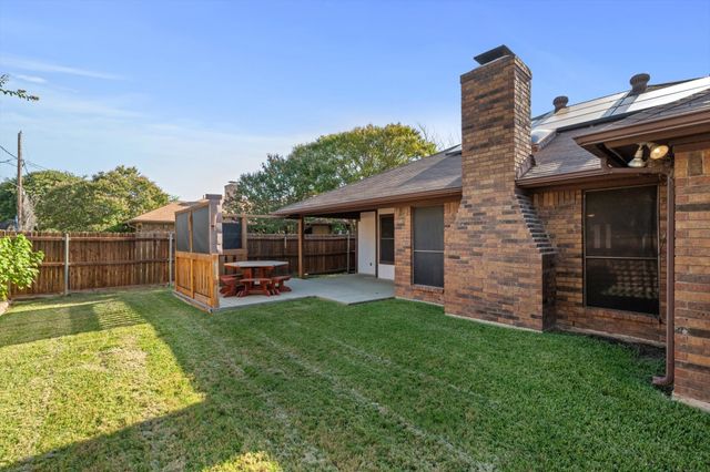 6300 Aires Drive, Arlington, TX 76001
