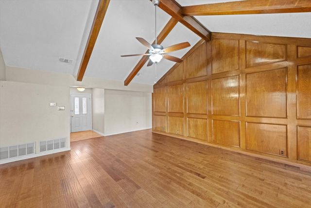 6300 Aires Drive, Arlington, TX 76001