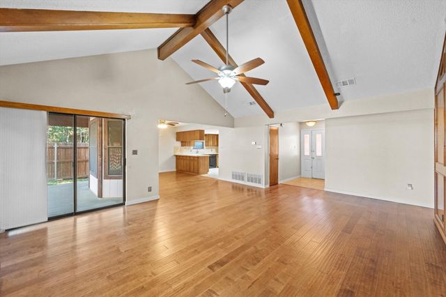 6300 Aires Drive, Arlington, TX 76001