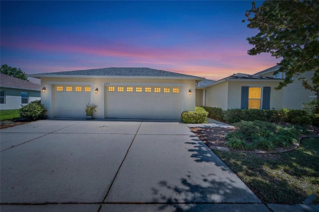 Image 1 of property listing at 5325 SANDY SHELL DRIVE, Apollo Beach, FL 33572