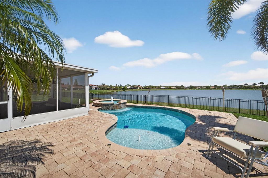 Image 2 of property listing at 5325 SANDY SHELL DRIVE, Apollo Beach, FL 33572