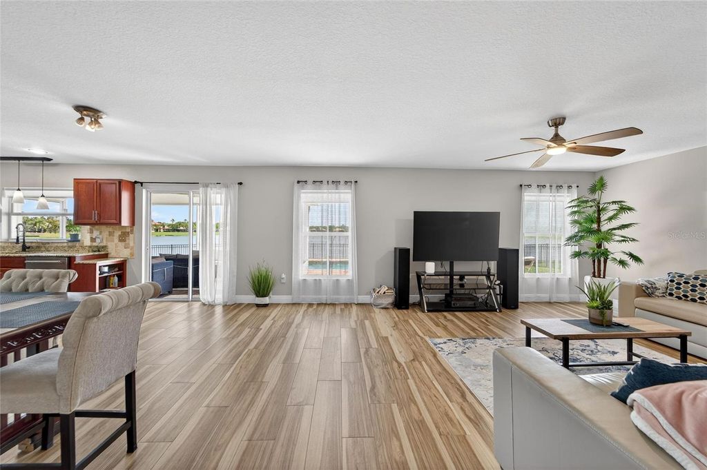 Image 12 of property listing at 5325 SANDY SHELL DRIVE, Apollo Beach, FL 33572