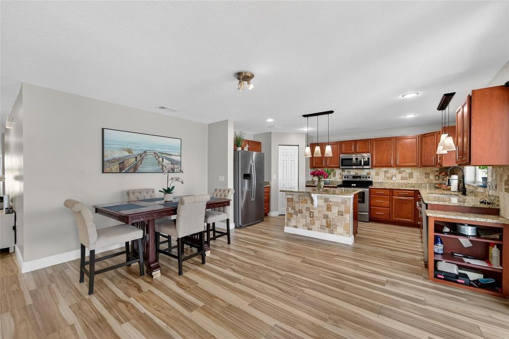 Image 17 of property listing at 5325 SANDY SHELL DRIVE, Apollo Beach, FL 33572