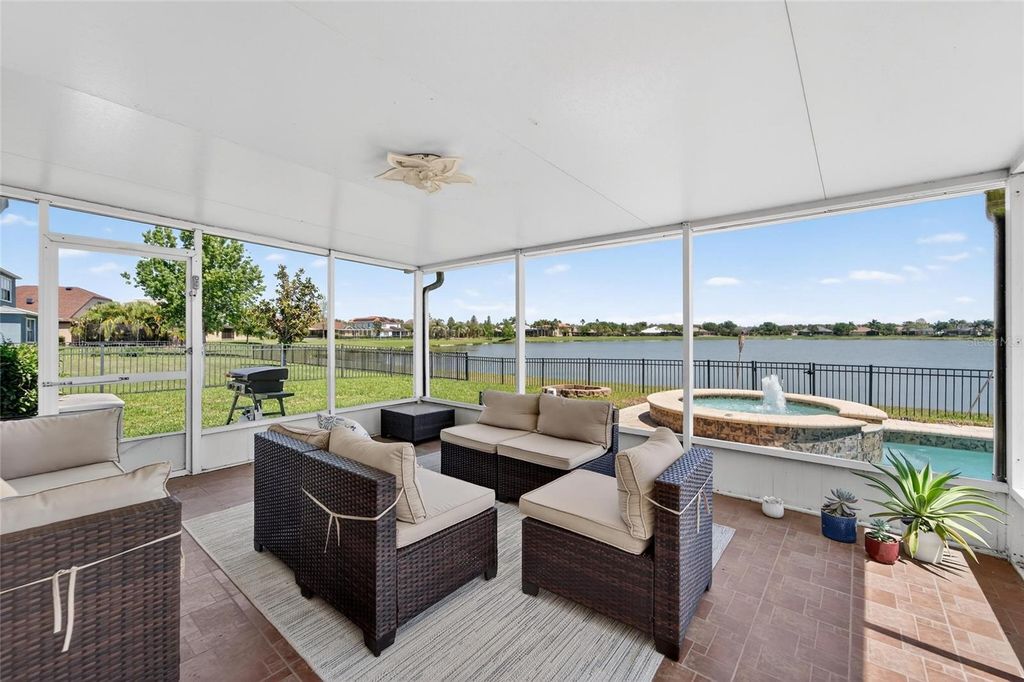 Image 3 of property listing at 5325 SANDY SHELL DRIVE, Apollo Beach, FL 33572