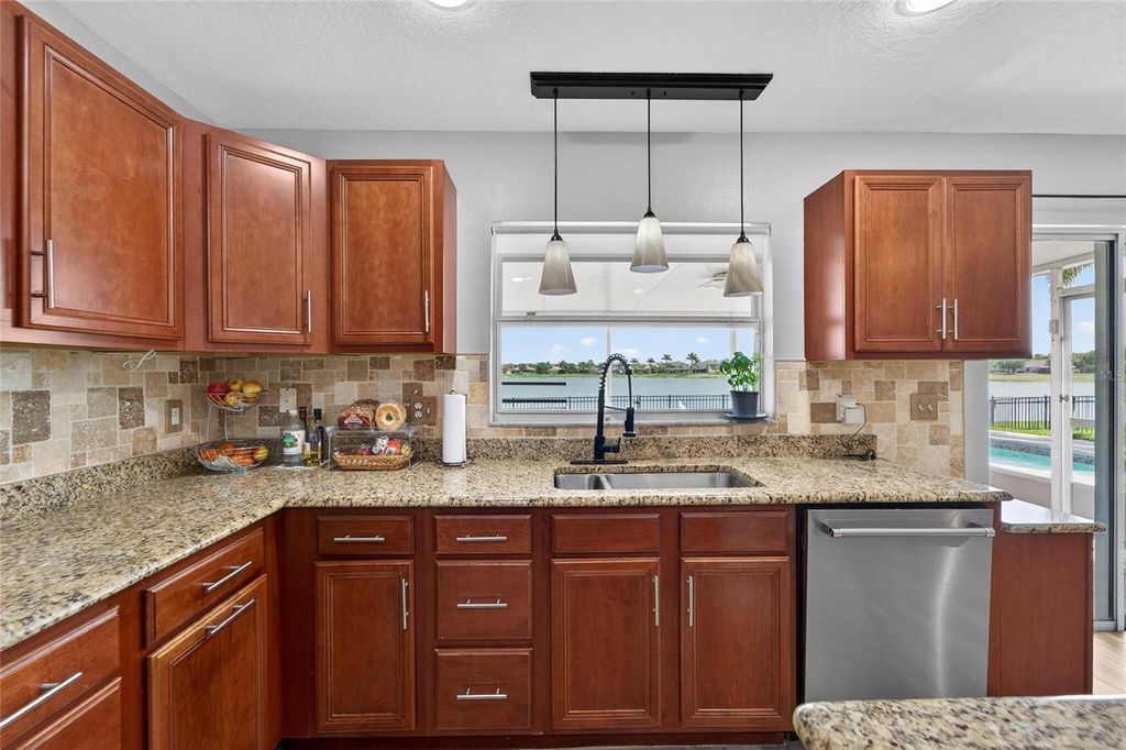 Image 24 of property listing at 5325 SANDY SHELL DRIVE, Apollo Beach, FL 33572