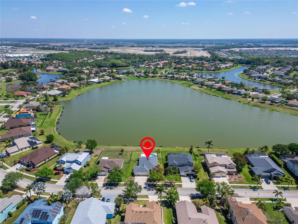 Image 4 of property listing at 5325 SANDY SHELL DRIVE, Apollo Beach, FL 33572