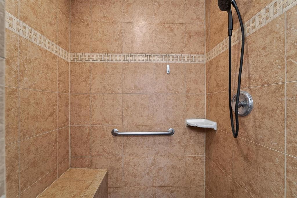 Image 32 of property listing at 5325 SANDY SHELL DRIVE, Apollo Beach, FL 33572