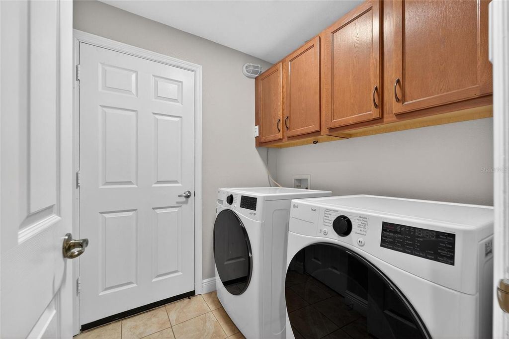 Image 42 of property listing at 5325 SANDY SHELL DRIVE, Apollo Beach, FL 33572