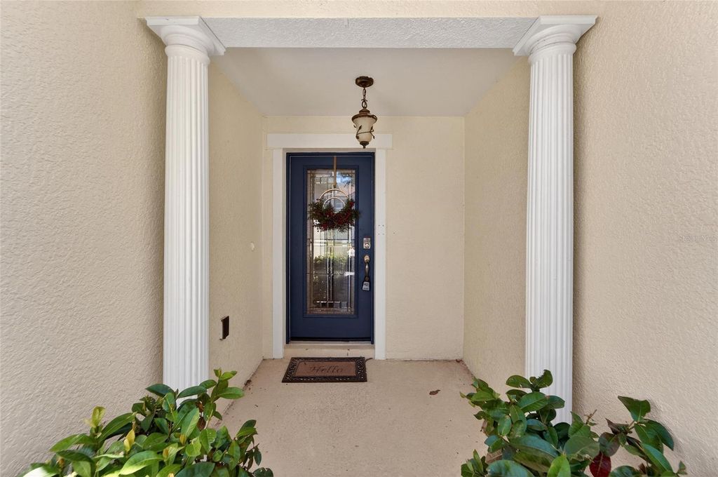 Image 8 of property listing at 5325 SANDY SHELL DRIVE, Apollo Beach, FL 33572