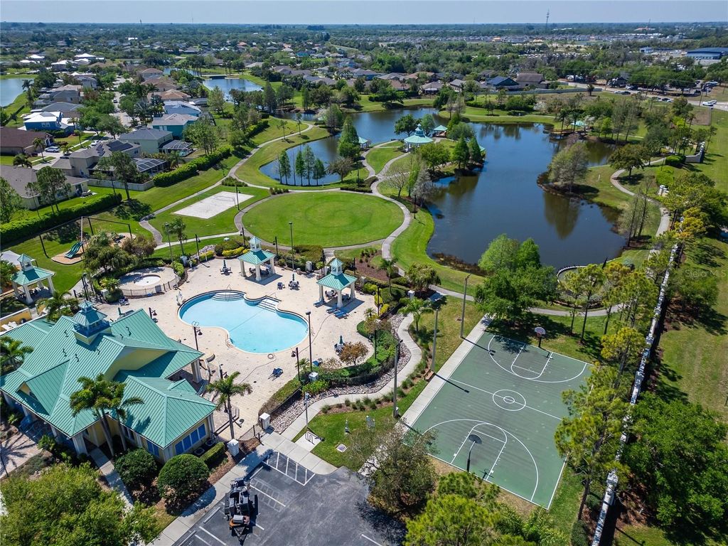 Image 82 of property listing at 5325 SANDY SHELL DRIVE, Apollo Beach, FL 33572