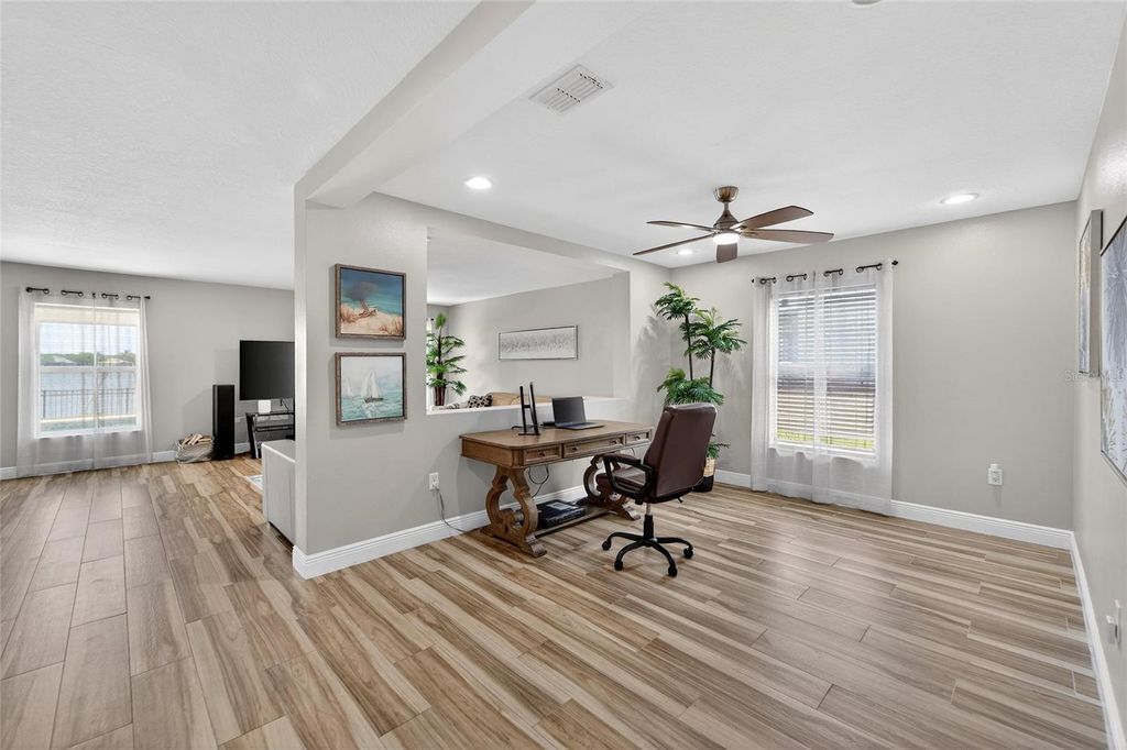 Image 10 of property listing at 5325 SANDY SHELL DRIVE, Apollo Beach, FL 33572