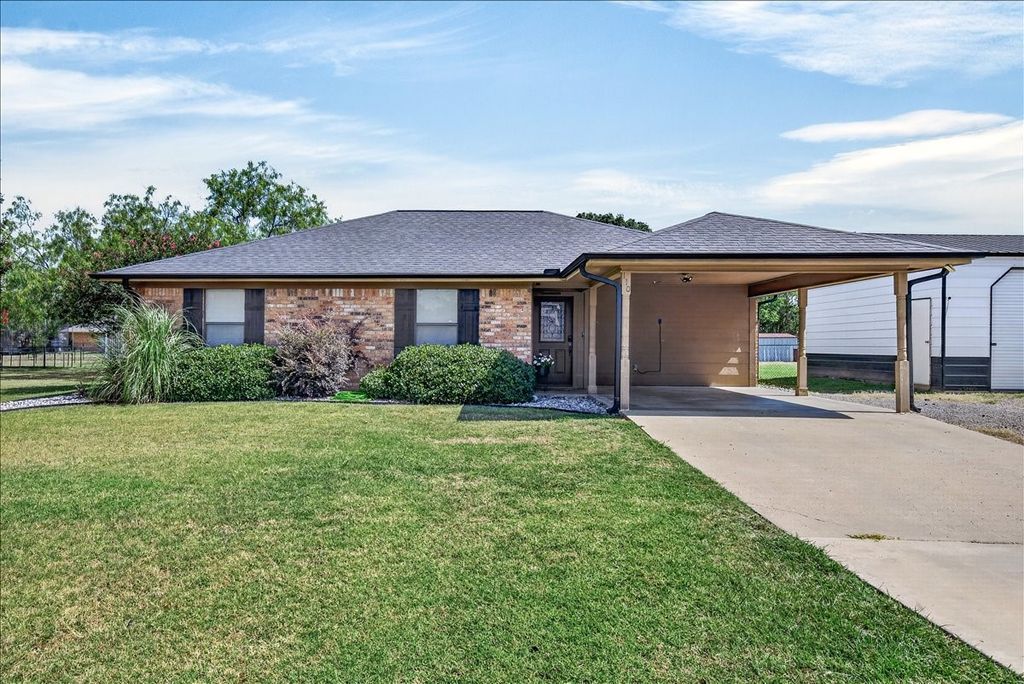 110 Rye Place, Gun Barrel City, TX 75156