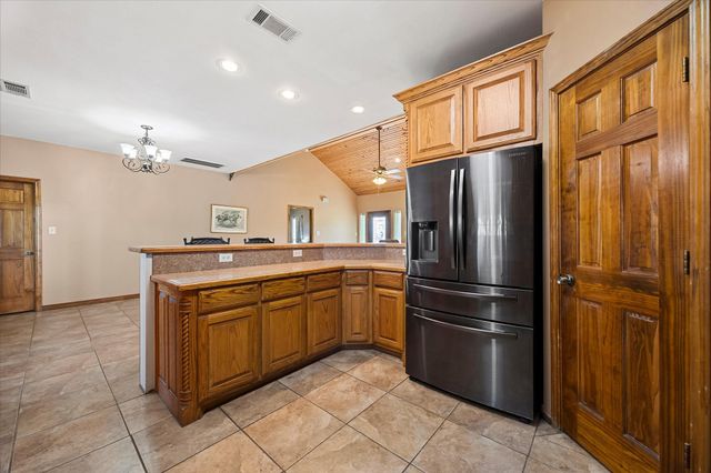 2210 County Road 1076, Celeste, TX 75423