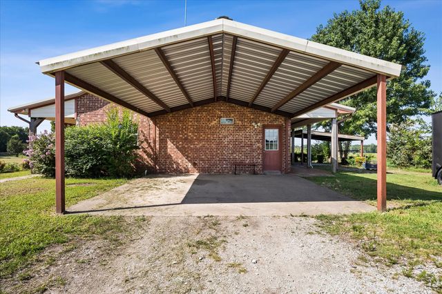 2210 County Road 1076, Celeste, TX 75423
