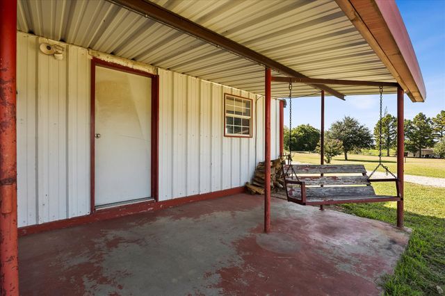 2210 County Road 1076, Celeste, TX 75423