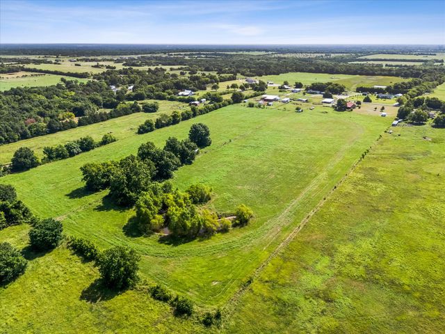 2210 County Road 1076, Celeste, TX 75423
