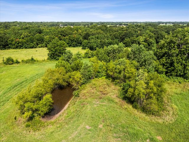 2210 County Road 1076, Celeste, TX 75423