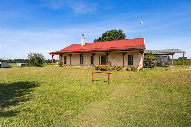 2210 County Road 1076, Celeste, TX 75423