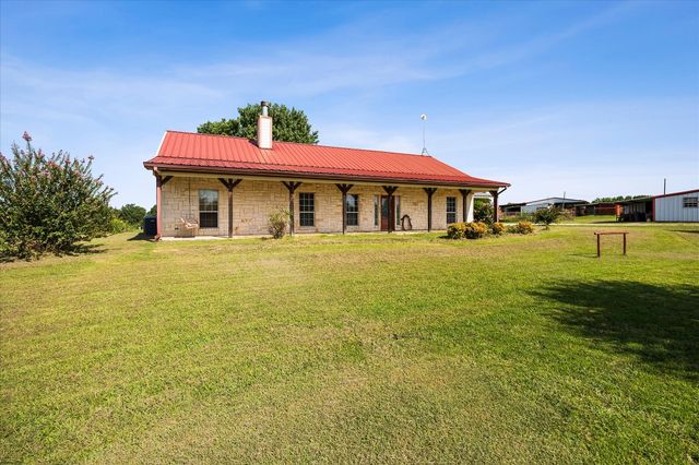 2210 County Road 1076, Celeste, TX 75423