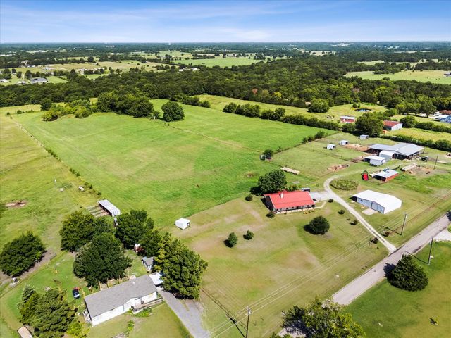 2210 County Road 1076, Celeste, TX 75423