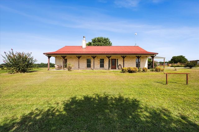 2210 County Road 1076, Celeste, TX 75423