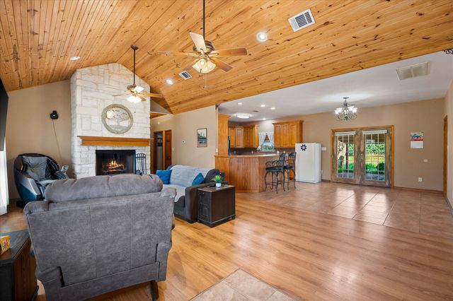 2210 County Road 1076, Celeste, TX 75423