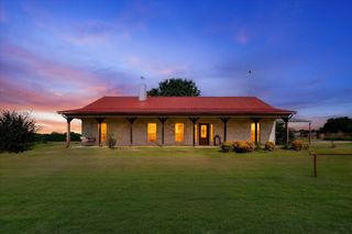 2210 County Road 1076, Celeste, TX 75423