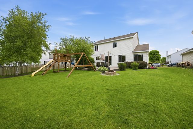 2432 Waterleaf Lane, Woodstock, IL 60098