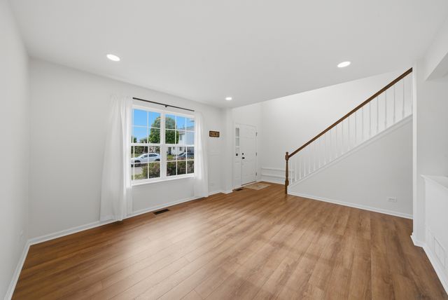 2432 Waterleaf Lane, Woodstock, IL 60098