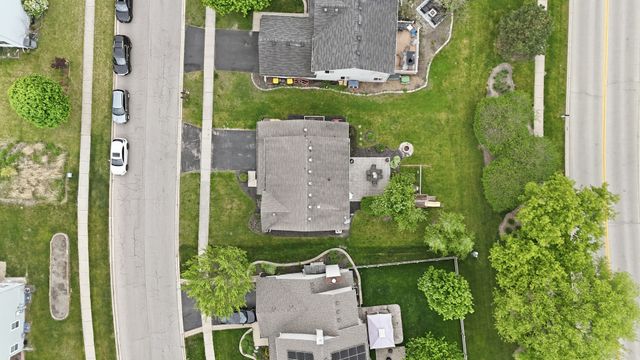 2432 Waterleaf Lane, Woodstock, IL 60098