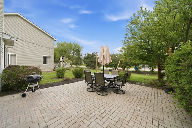 2432 Waterleaf Lane, Woodstock, IL 60098