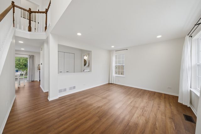 2432 Waterleaf Lane, Woodstock, IL 60098